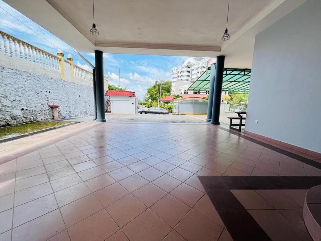20pax 7000+sq Ft Pet Friendly * Seremban